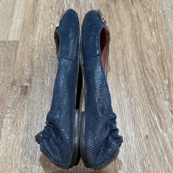 Lilly Pulitzer Size 9.5 Blue / Gold Logo Flats with Pink Insole - Picture 4 of 10